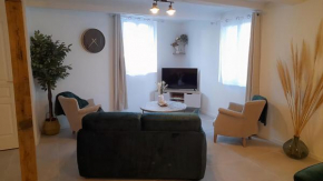 Maison typique de village Côte fleurie sur 2 étages proche honfleur